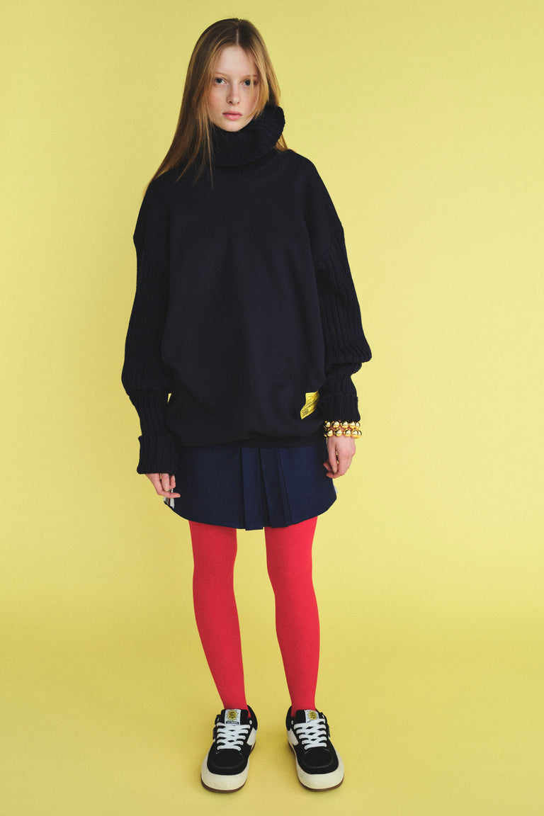 HAND KNIT OVERSIZE TURTLENECK SWEATSHIRT