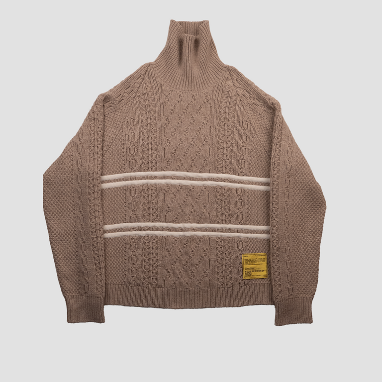REVERSE CABLE TURTLENECK